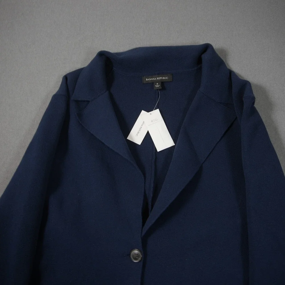 Banana Republic keywords minimalist